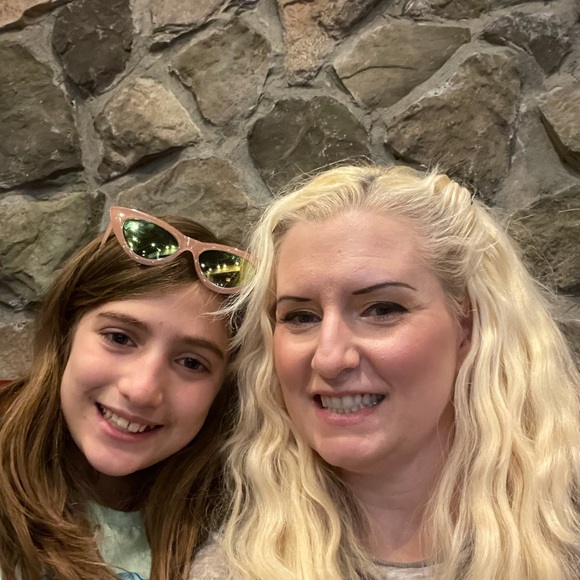 Meet your Posher, Jennifer - Picture 4 of 6